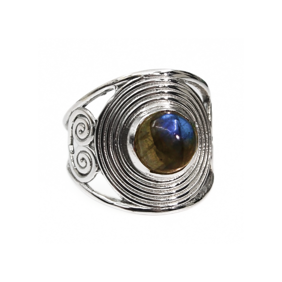 Detailed Labradortie Ring